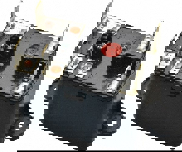 Relays; Type: Relay ; Voltage: 24V ; Temperature Range: -40 to 150